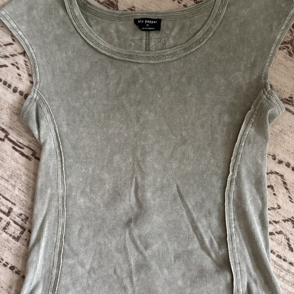 Blu Pepper Women's Sage Short Sleeve Top